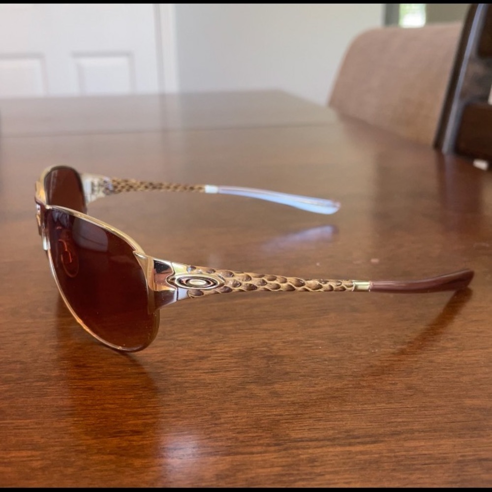 Oakley Restless Sunglasses 05-720 Polished Gold Frame W/ Brown Iridium Lens